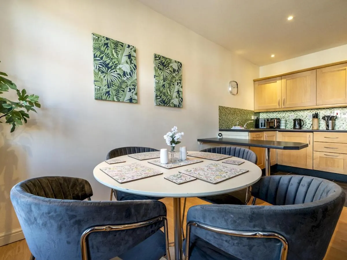 Apartament Pass The Keys Stunning 2Br Apt With Balcony Next To Queens Uni Belfast Wielka Brytania