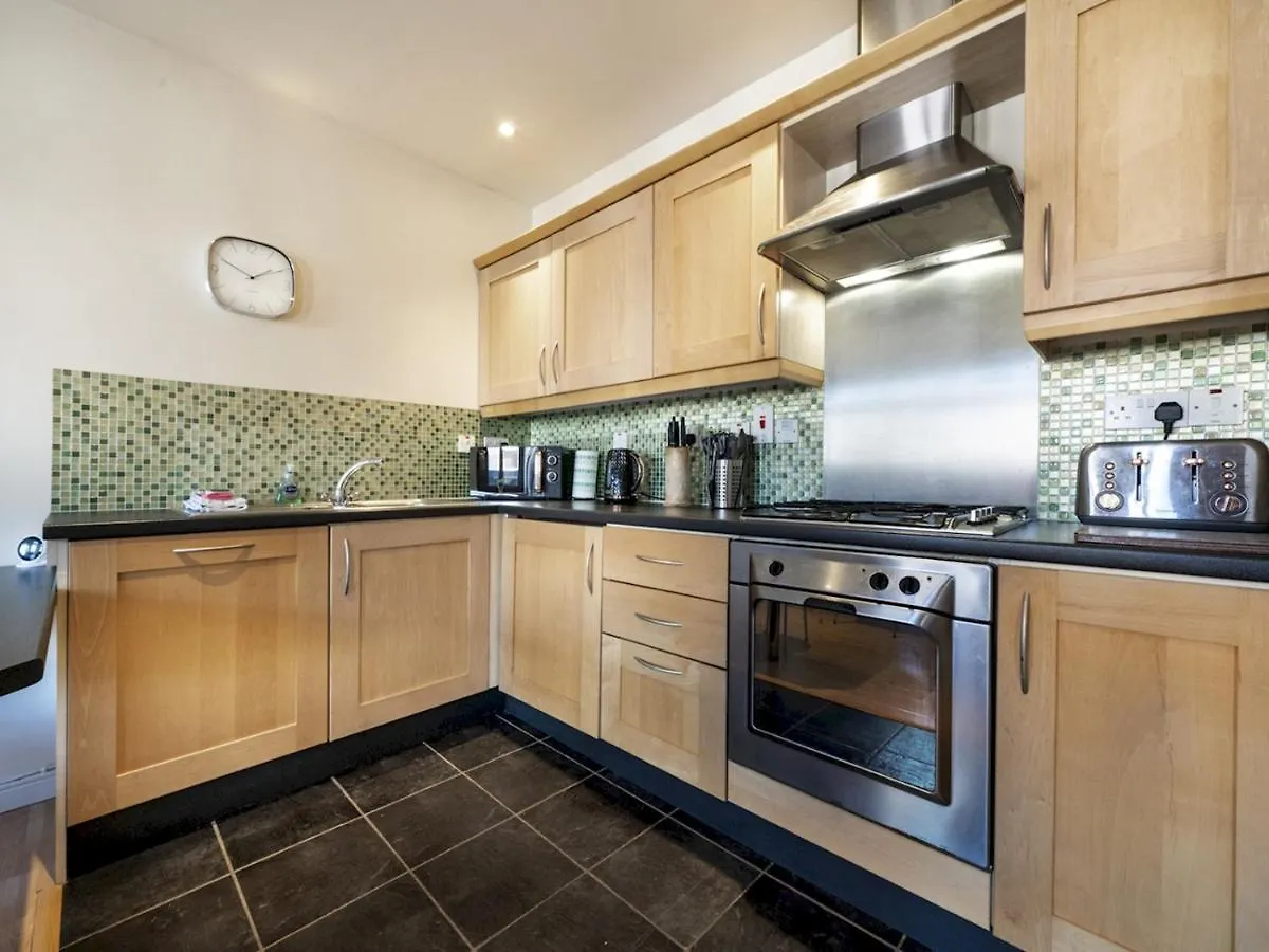 Pass The Keys Stunning 2Br Apt With Balcony Next To Queens Uni Belfast 0*,