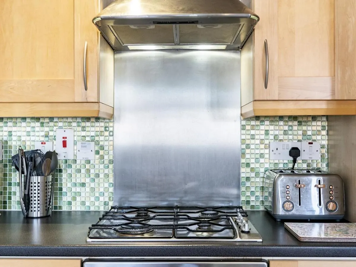 Apartament Pass The Keys Stunning 2Br Apt With Balcony Next To Queens Uni Belfast Wielka Brytania