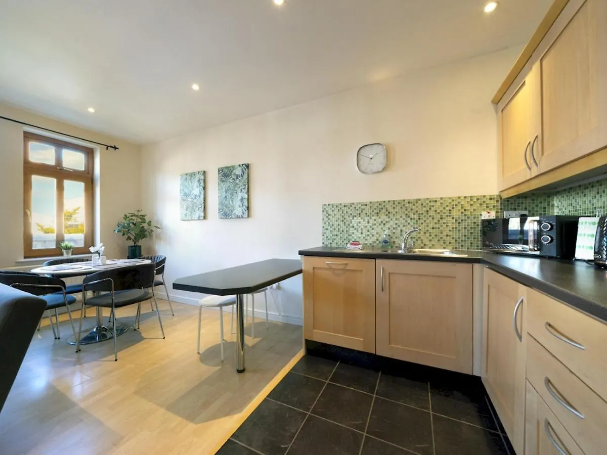 Pass The Keys Stunning 2Br Apt With Balcony Next To Queens Uni Belfast
